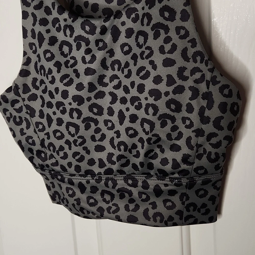 All Fenix Anthropologie Sport Bra Long Jagger Charcoal Cheetah Print S - Picture 3 of 9